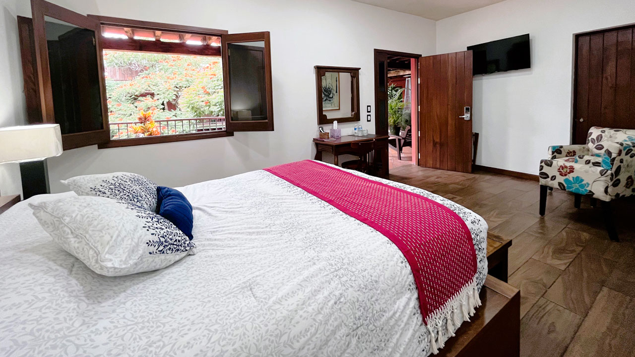 std_queen_superior_home_l